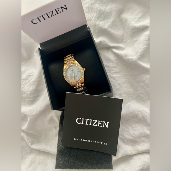 👑✅PRICE FIRM✅Beautiful Citizens Gold ECO-DRIVE Solar Watch. - Picture 3 of 17